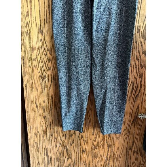PINK Active Woman’s Grey Leggings Size XL Victorias Secret Pink - Picture 2 of 11